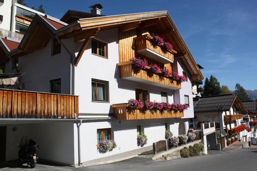 Landhaus Flunger Sankt Anton am Arlberg Exterior photo